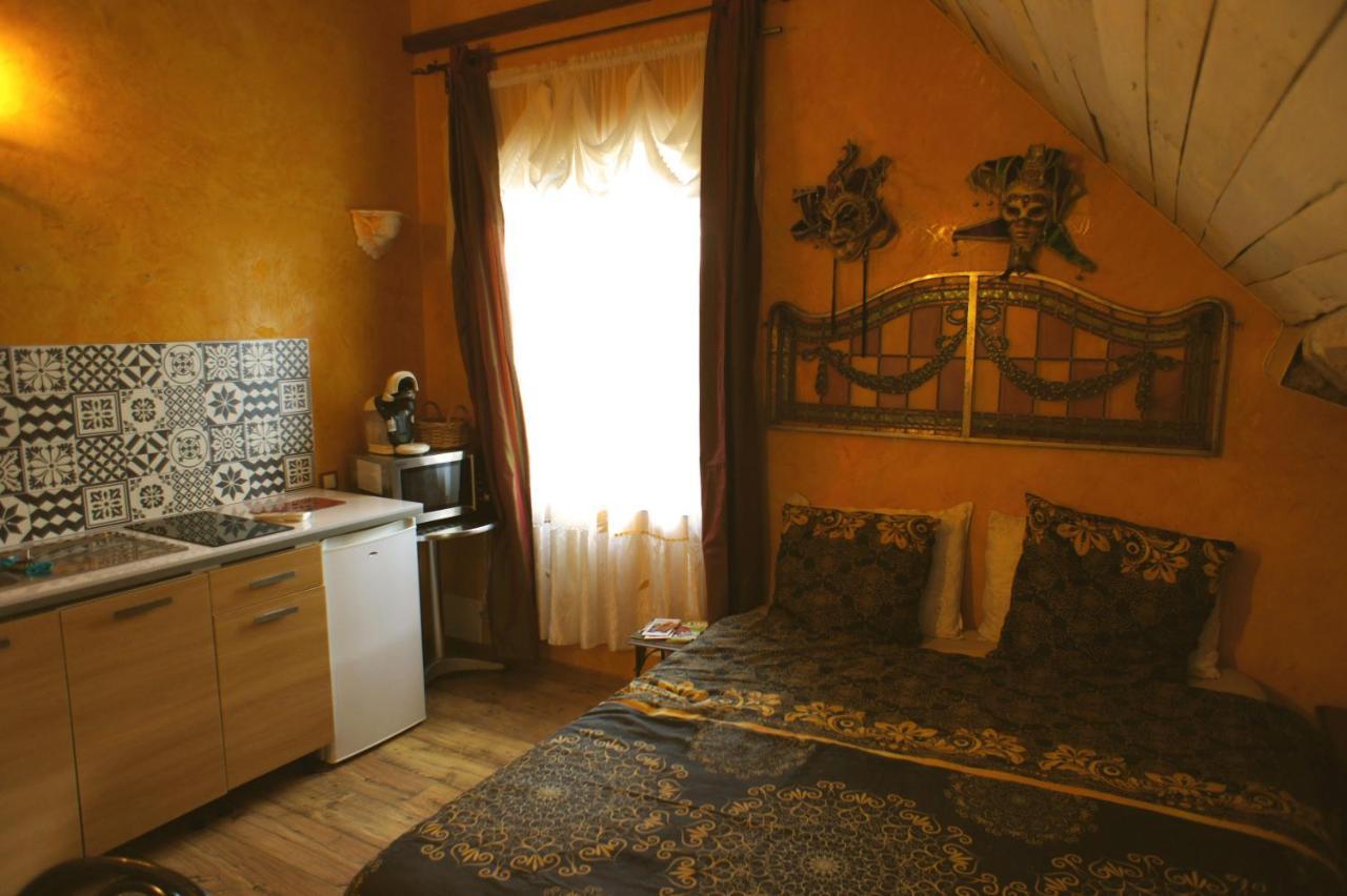 Aux Logis De La Solre Bed and Breakfast Ferrière-la-Petite Eksteriør billede