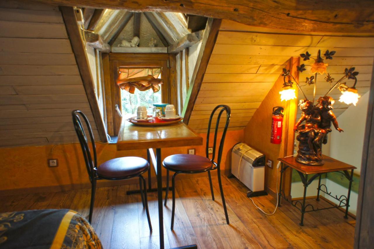 Aux Logis De La Solre Bed and Breakfast Ferrière-la-Petite Eksteriør billede