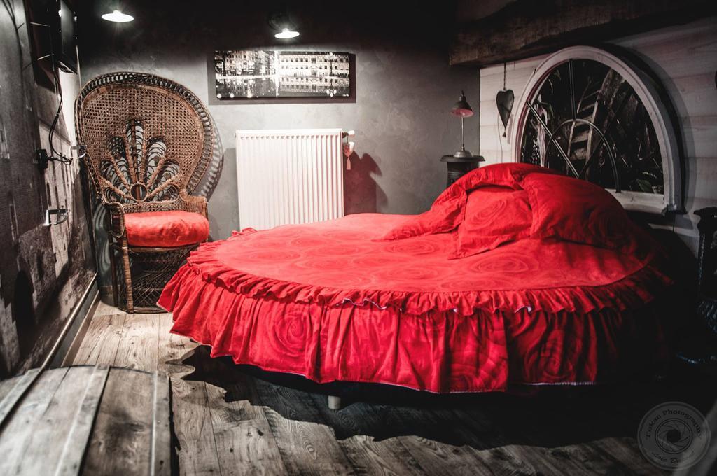 Aux Logis De La Solre Bed and Breakfast Ferrière-la-Petite Værelse billede